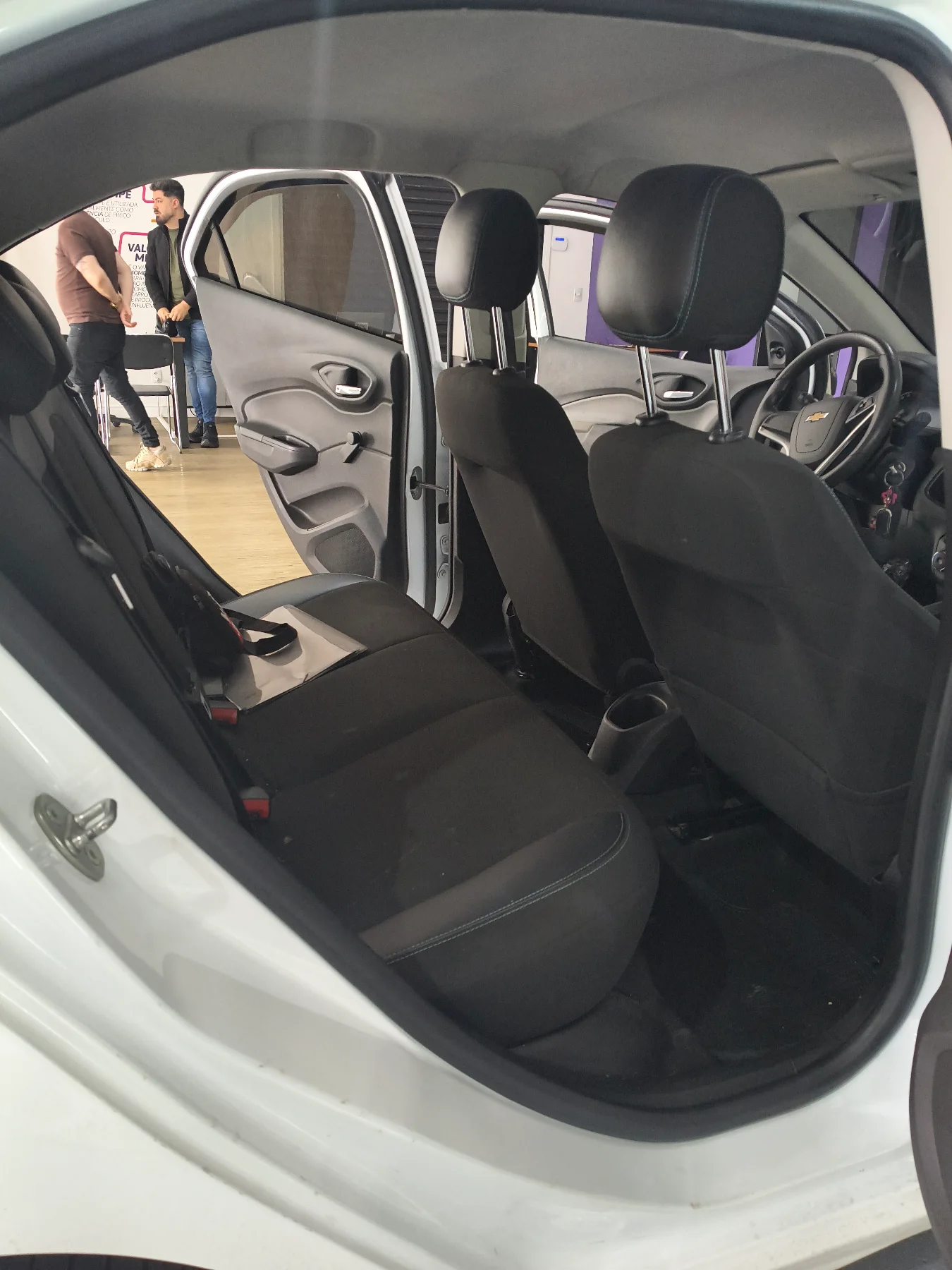 Chevrolet Onix - foto 3