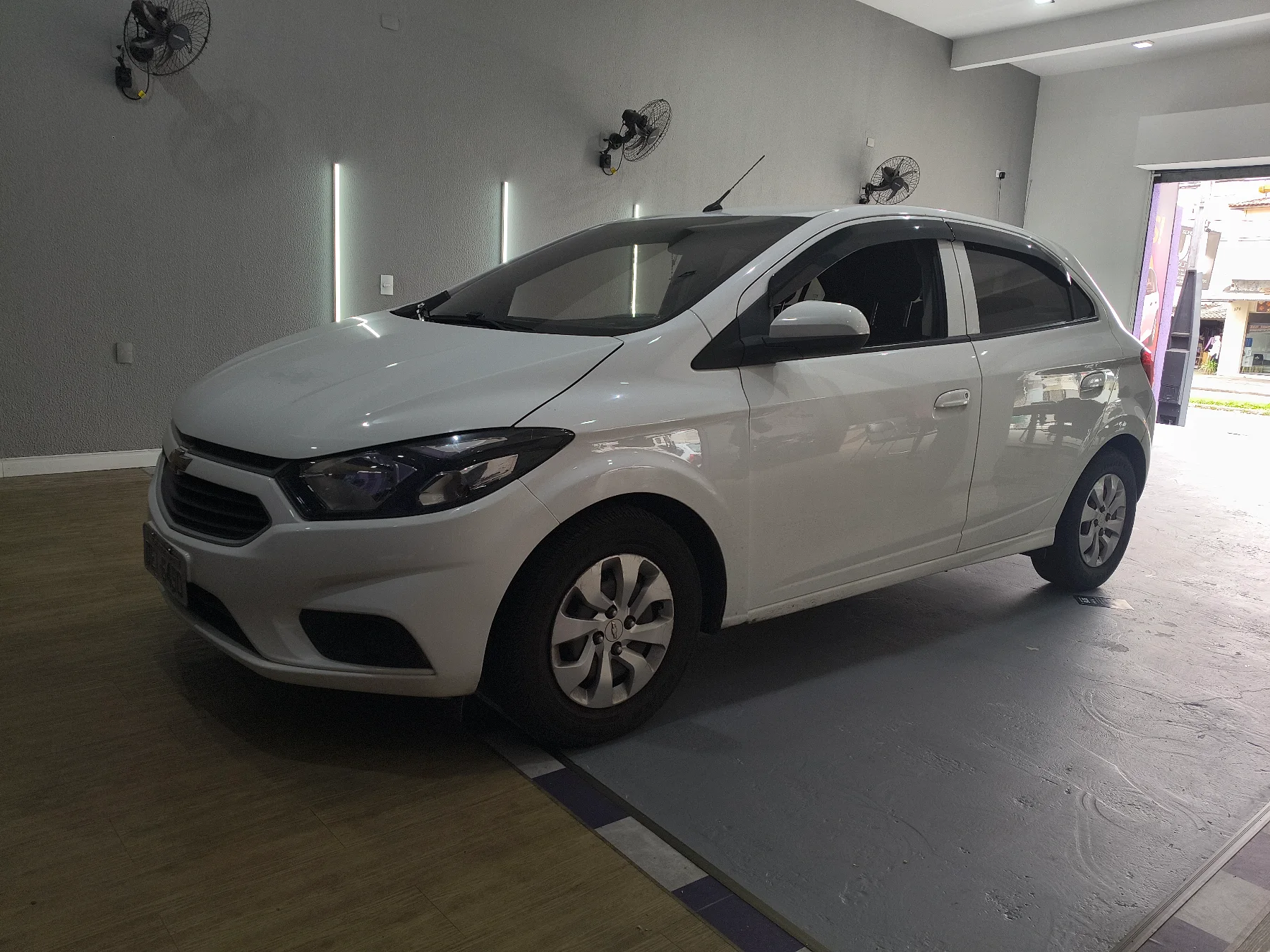 Chevrolet Onix - foto 1